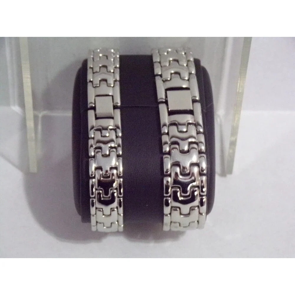 Geneva His & Her's Wristwatches Quartz Silver & Black Face Bracelet with Clasp‎